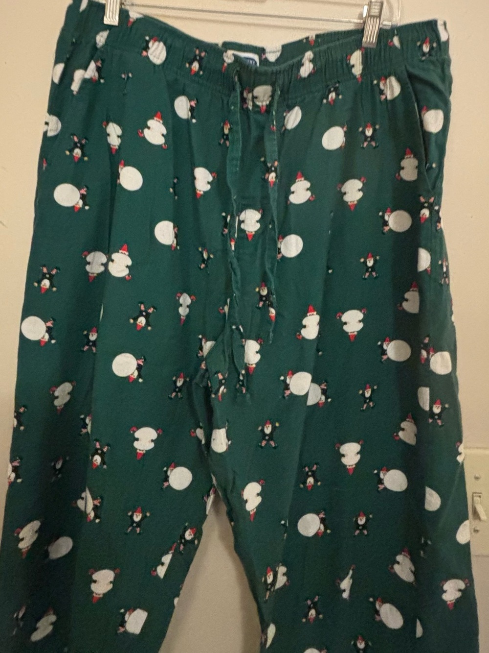 Old Navy Dark Green Elf & Snowball Women's Pajama Pants